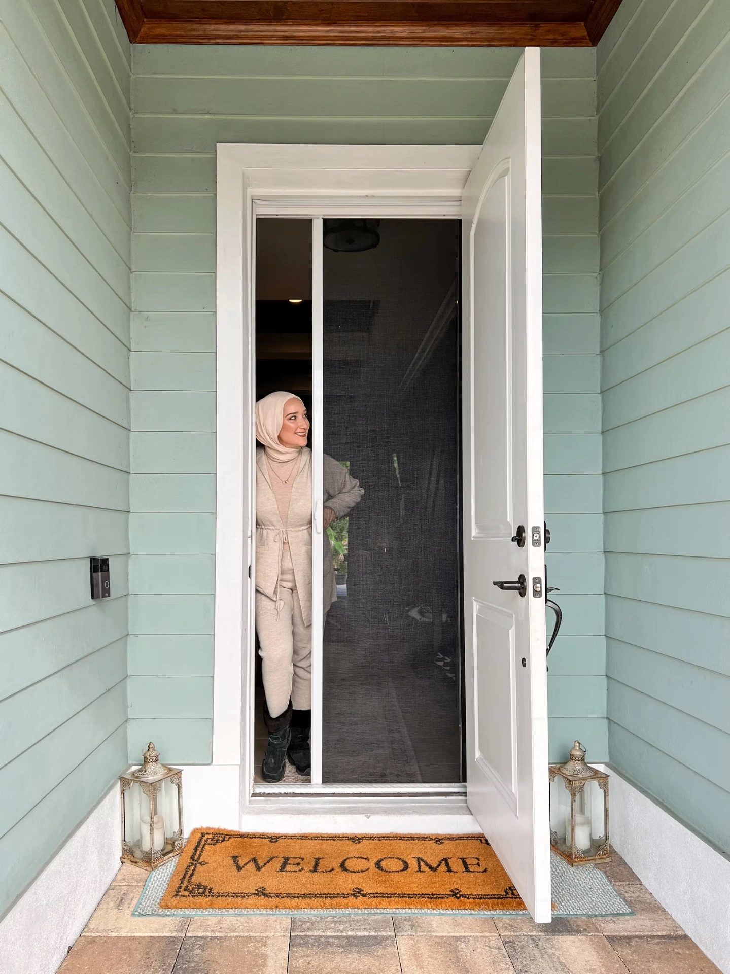 Mirage retractable screen example 5